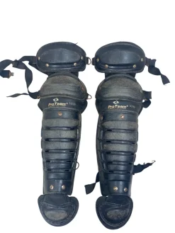 Used PRO TEAM UMPIRE LEG GUARDS Umpire Leg Guards