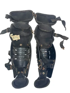 Used PRO TEAM UMPIRE LEG GUARDS Umpire Leg Guards