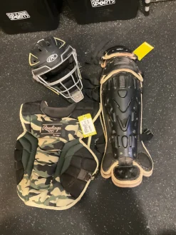 Used Rawlings CATCHERS GEAR SET Catchers Chest Protector Camouflage Intermed