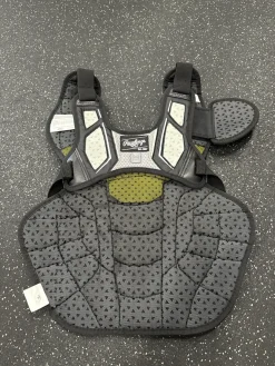 Used Rawlings CPV2NI Catchers Chest Protector Black Intermed