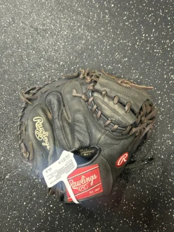 Used Rawlings D325BWCM BB/SB Catchers RH Throw Black 32 1/2"