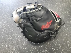Used Rawlings FOUNDATION BB/SB First Base RH Throw Black 12 1/2"
