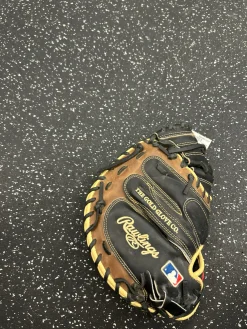 Used Rawlings HEART OF THE HIDE BB/SB Catchers RH Throw Black 33"