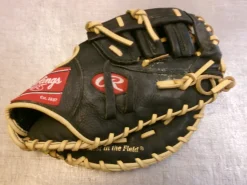 Used Rawlings HIGHLIGHT SERIES BB/SB First Base RH Throw Black 11 1/2