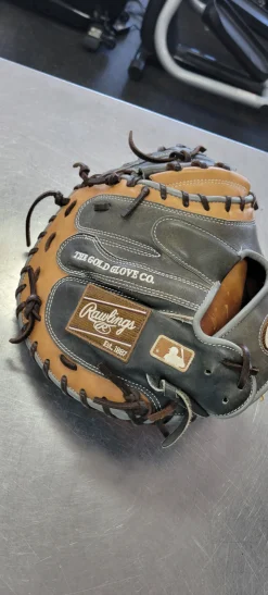 Used Rawlings HOH PRORCM33GBDS BB/SB Catchers RH Throw None 33