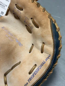 Used Rawlings LIBERTY ADVANCED BB/SB Catchers RH Throw None 34