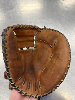Used Rawlings MARK OF A PRO BB/SB Catchers RH Throw Brown 33"