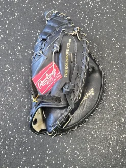 Used Rawlings MARK OF A PRO BB/SB Catchers RH Throw Black 30"