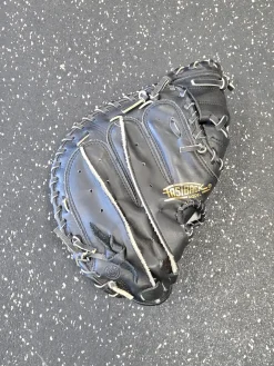 Used Rawlings MARK OF A PRO BB/SB Catchers RH Throw Black 30