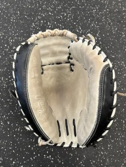 Used Rawlings PROCM33-23 HEART OF THE HIDE BB/SB Catchers RH Throw Black And Grey 33"