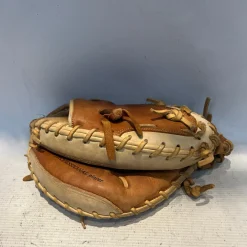 Used Rawlings PROCM33T CATCHERS BB/SB Catchers RH Throw Brown 32 1/2"