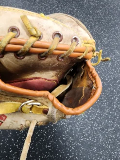 Used Rawlings RCM7 BB/SB Catchers RH Throw Tan 34"