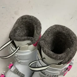 Used Rossignol FUN GIRL Girls DH Ski Boot White And Pink 235 MP - J05.5 - W06.5
