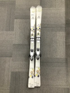 Used Rossignol TEMPTATION 74 Girls DH Ski/Binding White 152 cm