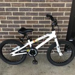 Used Royal Baby FREESTYLE 3 18 IN BOYS BMX BIKE BMX Bike Boys White 18"