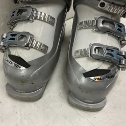 Used Salomon DIVINE 4 Womens DH Ski Boot White And Silver 235 MP - J05.5 - W06.5