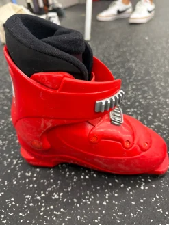 Used Salomon PERFOMA T2 Boys DH Ski Boot Red 200 MP - Y13.5