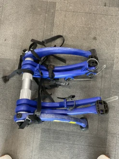 Used Saris 2 BIKE CARRIER Rear Mount Carrier Royal Blue