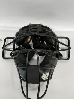 Used Schutt SCM-JSV Umpire Mask