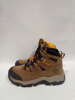 Used Senior 8 Men's Camping and Climbing Footwear