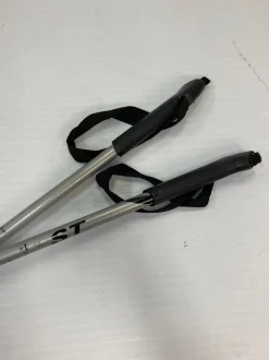 Used ST 145 cm / 57 in Women's Cross Country Ski Poles