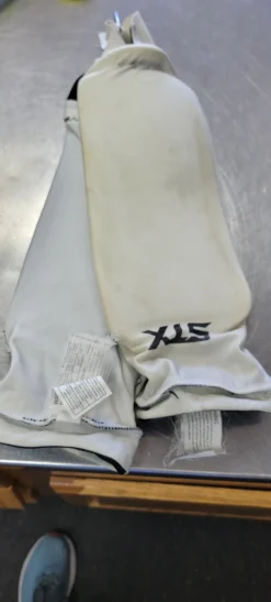 Used STX SOFT FH Shin Guards None 11"