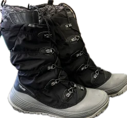 Used TEVA Snow/Hunt/Hike Boots W Black Senior 9