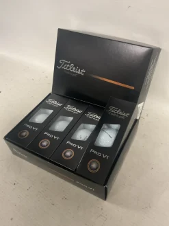 Used Titleist PRO V1 12 Pack - Golf Balls