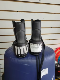 Used Title Junior 03 Boxing Shoes