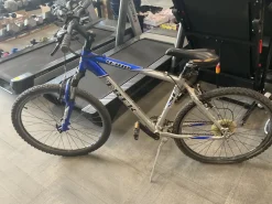 Used Trek 4300 Mountain Bike Mens Navy Blue 43-47cm - 17-18" - MD Frame