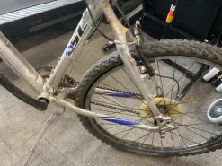 Used Trek 4300 Mountain Bike Mens Navy Blue 43-47cm - 17-18