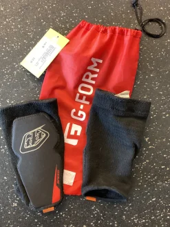 Used TROY LEE SPEED ELBOW PAD D304 Bike Elbow Pads Black MD