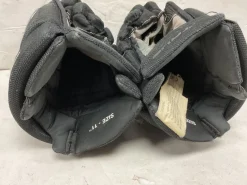 Used True A4.5 500 Junior Gloves Black 11"