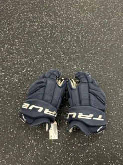 Used True CATALYST Junior Gloves Navy Blue 12"