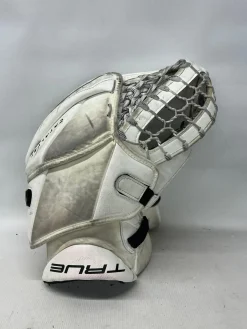 Used True CATALYST 590 Junior Goalie Catcher White