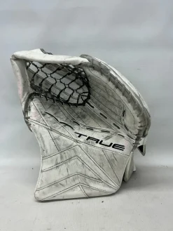 Used True CATALYST 590 Junior Goalie Catcher White