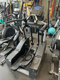 Used True TSX Programmable Elliptical