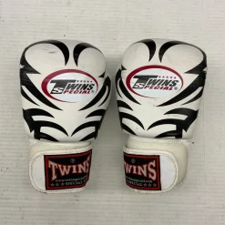 Used TWINS SPECIAL 14 OZ Boxing Gloves Black Senior