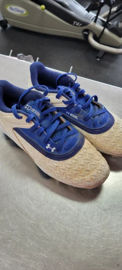 Used Under Armour 4.5 BB/SB Cleats Navy Blue Junior 04.5