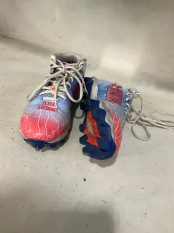 Used Under Armour Jr FB Cleats White Junior 06