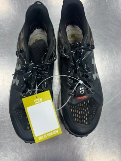 Used Under Armour YARD TURF BB/SB Cleats Black Senior 10