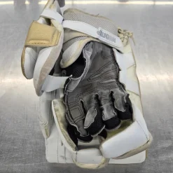 Used Vaughn 1000 VELOCITY 6 BLOCKER Senior Goalie Blocker White