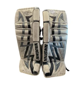 Used Vaughn VELOCITY 7200 Goalie Leg Pads Youth White 26"
