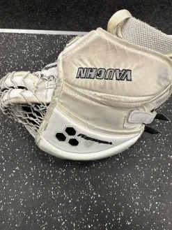 Used Vaughn VELOCITY 8 Inter Goalie Catcher White