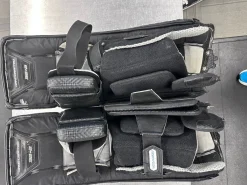 Used Vaughn VELOCITY PRO V9 Goalie Leg Pads Senior Black 32