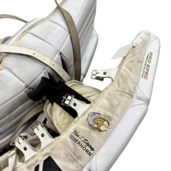 Used Vaughn VELOCITY 7600 V4 Goalie Leg Pads Senior White 34