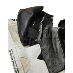 Used Vaughn VELOCITY V6 1000I PRO BLOCKER JR Junior Goalie Blocker White