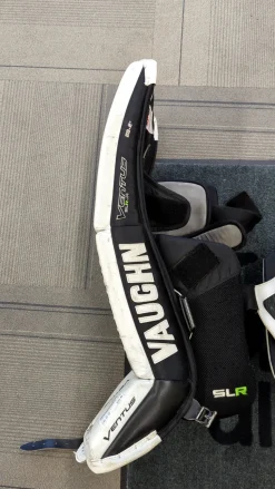 Used Vaughn VENTUS SLR +2 JR LEG Goalie Leg Pads Junior Black And White 28"