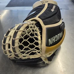 Used Vaughn V5 7800 GOALIE CATCH Senior Goalie Catcher Black And White
