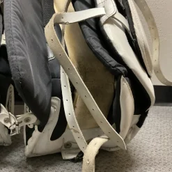 Used Vaughn VISION 9400 Goalie Leg Pads Senior White And Black 34